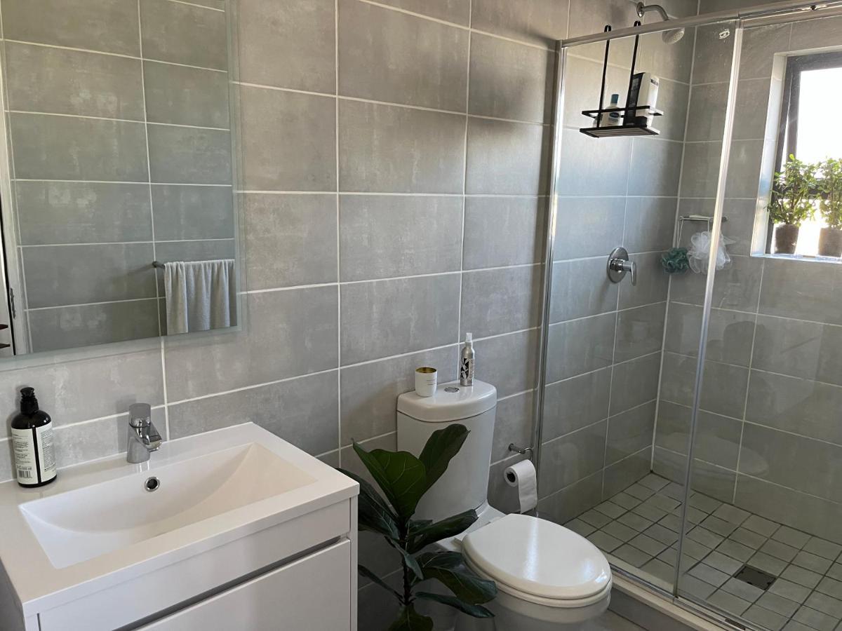 Luxury One Bedroom Apartment Somerset West Extérieur photo